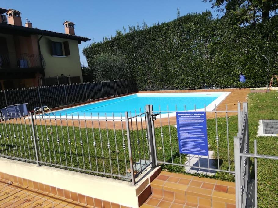 Appartement Casa Di Michela A Sirmione Con Piscina Extérieur photo